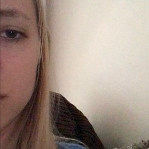 Meet your Posher, Katelyn